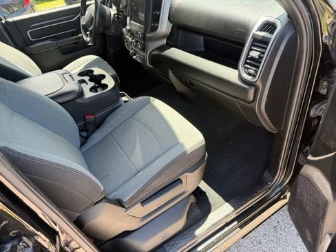 Certified 2024 RAM 2500 Big Horn AWD/4WD image 32