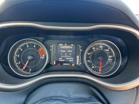 Used 2017 Jeep Cherokee Latitude w/ Safety/Convenience Group image 11