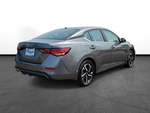 Used 2025 Nissan Sentra SV w/ All-Weather Package FWD image 4