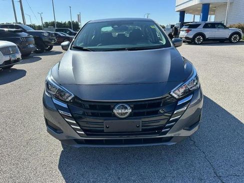 Used 2023 Nissan Versa SV image 8