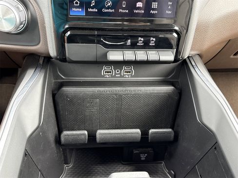 Used 2025 RAM 1500 Laramie image 27