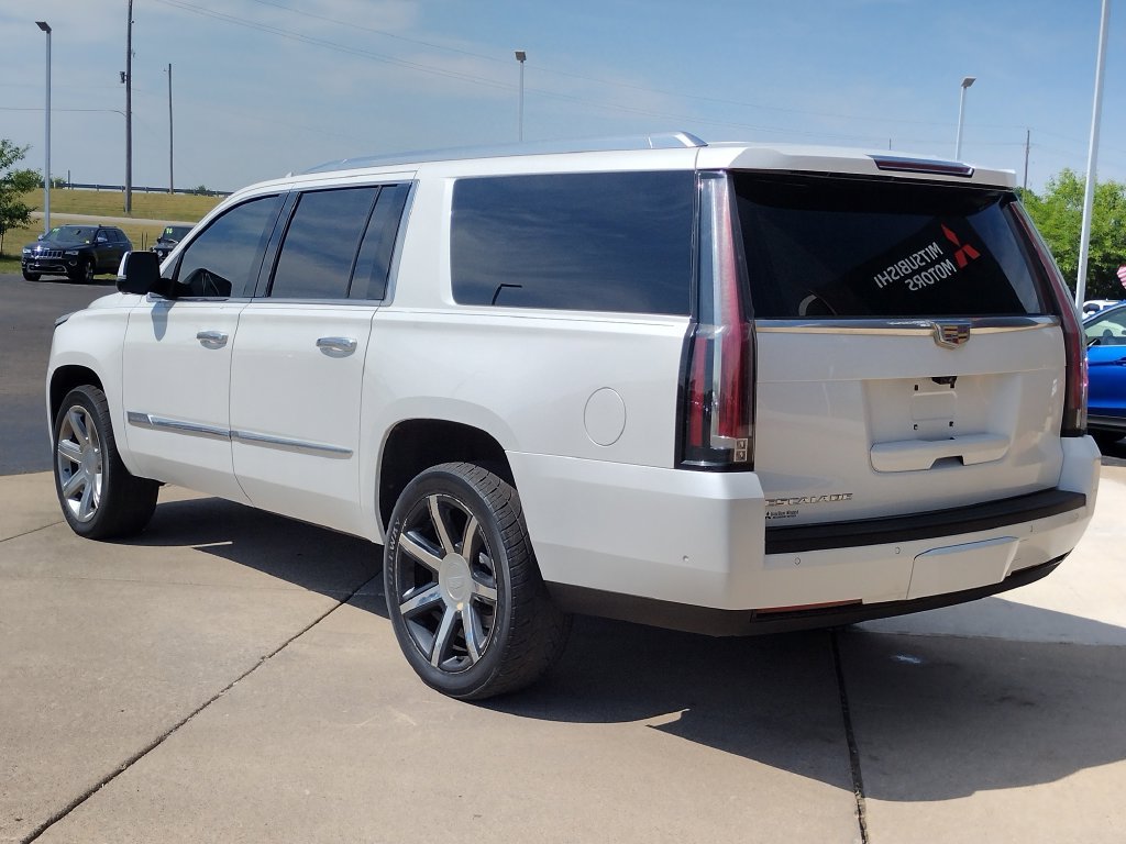 Used 2017 Cadillac Escalade ESV Premium Luxury AWD/4WD image 30