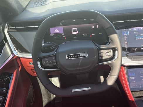 Used 2025 Jeep Wagoneer S Launch Edition image 30