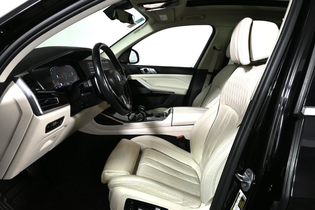 Used 2020 BMW X7 xDrive40i w/ Premium Package AWD/4WD image 3