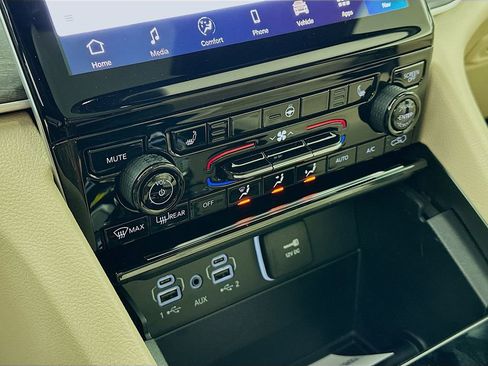 New 2025 Jeep Grand Cherokee L Limited image 22