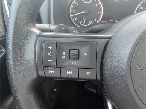 Used 2023 Nissan Rogue S image 24