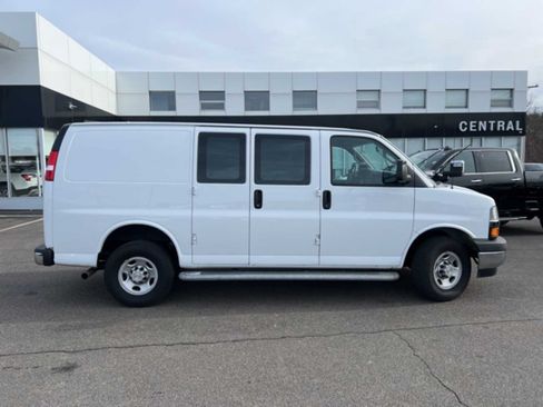 Used 2025 Chevrolet Express 2500 w/ Driver Convenience Package RWD image 8