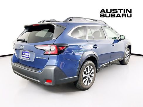 Used 2025 Subaru Outback Premium AWD/4WD image 7