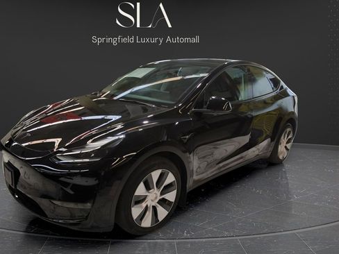Used 2023 Tesla Model Y Long Range AWD/4WD image 4