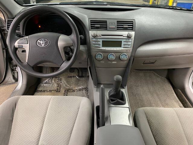 Used 2009 Toyota Camry FWD image 17