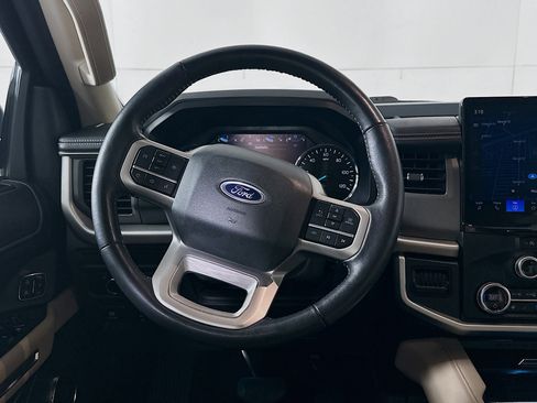 Used 2024 Ford Expedition Max XLT image 18