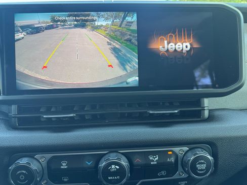 Used 2025 Jeep Wrangler Unlimited Sport AWD/4WD image 25