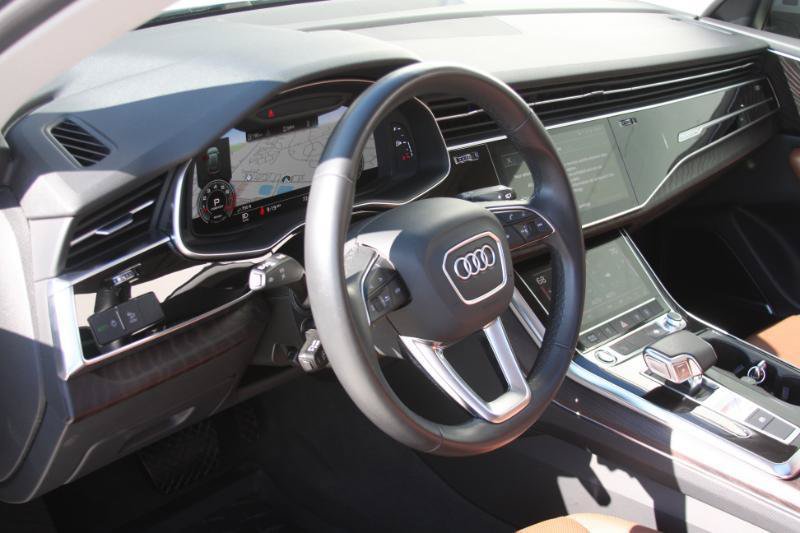 Used 2022 Audi Q8 Premium Plus w/ Premium Plus Package AWD/4WD image 25