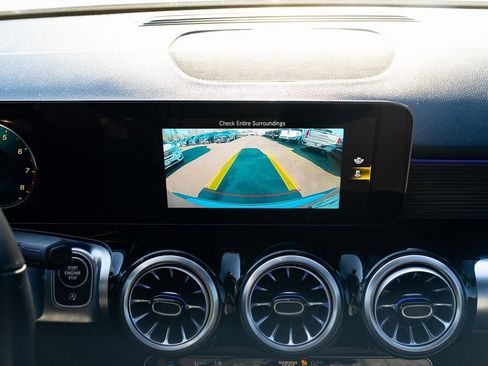 Used 2023 Mercedes-Benz GLB 250 4MATIC image 15