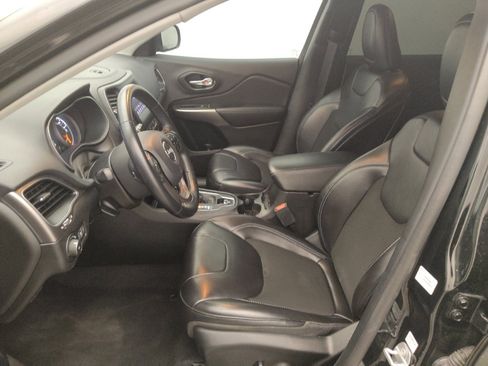 Used 2021 Jeep Cherokee Latitude Plus FWD image 17