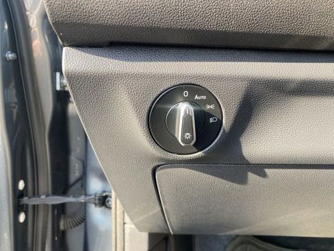 Used 2024 Volkswagen Jetta SE image 14