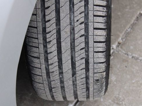 Used 2017 Toyota Corolla LE image 13