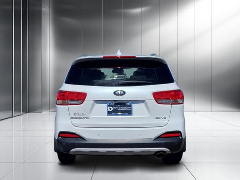 Used 2016 Kia Sorento EX w/ EX Premium Package image 25