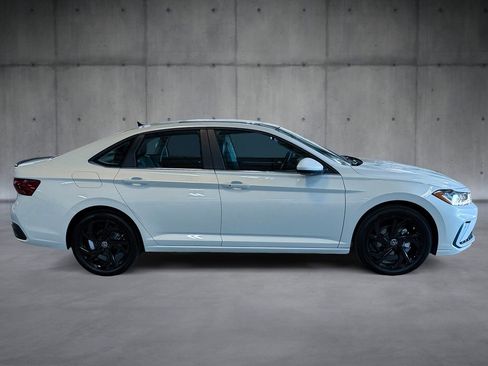 New 2026 Volkswagen Jetta SE FWD image 6
