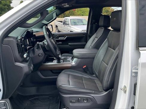 Used 2024 Chevrolet Silverado 1500 High Country w/ High Country Premium Package image 26