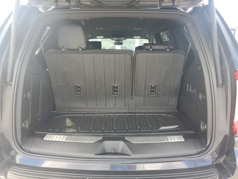 Used 2023 GMC Yukon Denali w/ Advanced Technology Package AWD/4WD image 6