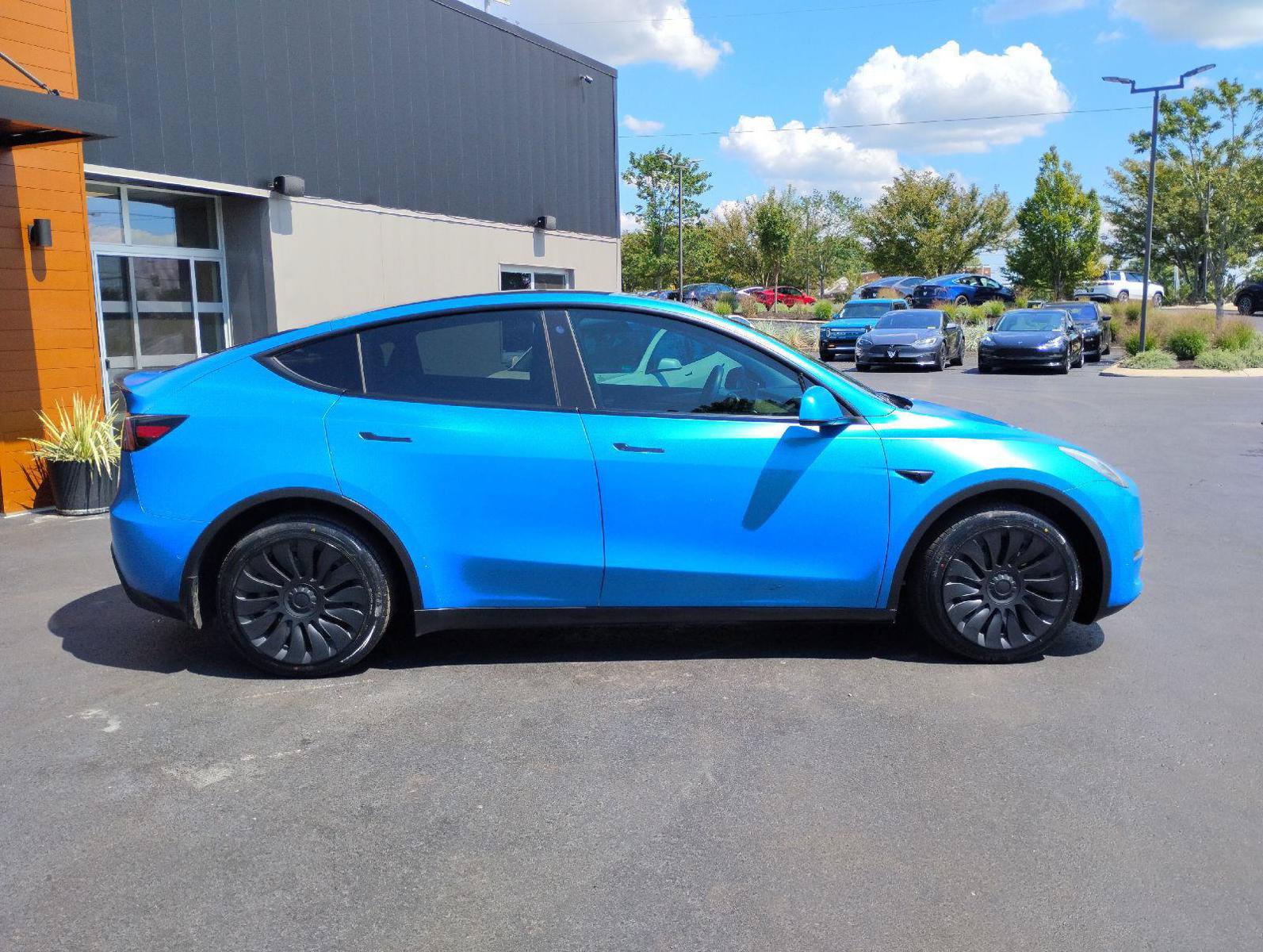 Used 2021 Tesla Model Y Long Range AWD/4WD image 8