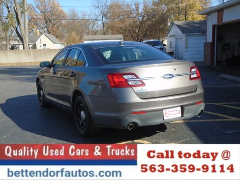 Used 2015 Ford Taurus image 11