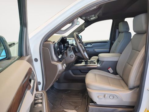 Used 2024 GMC Sierra 1500 SLT w/ SLT Premium Plus Package image 25