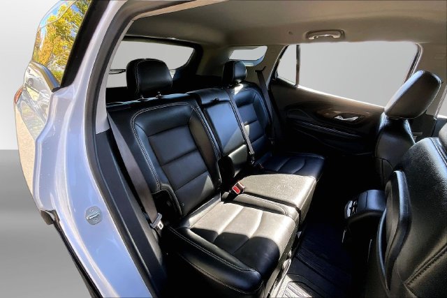 Used 2024 GMC Terrain SLT w/ LPO, Floor Liner Package FWD image 27