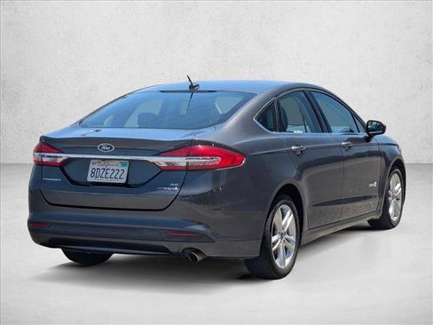 Used 2018 Ford Fusion SE FWD image 5