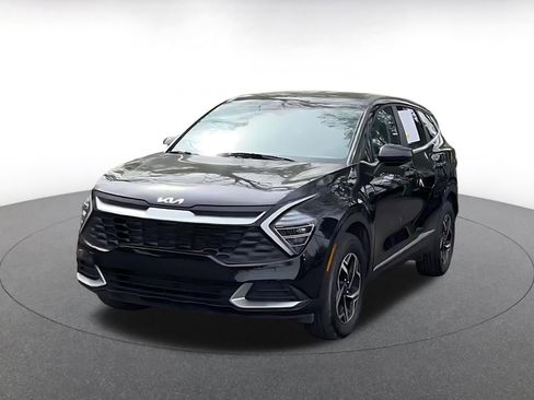 Used 2025 Kia Sportage LX image 4