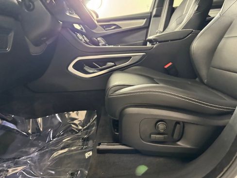 Used 2025 Jaguar F-PACE R-Dynamic S image 13