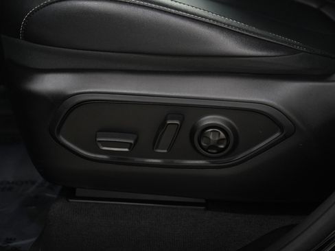 Used 2025 Jeep Grand Cherokee L Limited w/ Black Appearance Package image 31