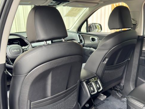 Used 2025 Kia Sorento SX AWD/4WD image 38