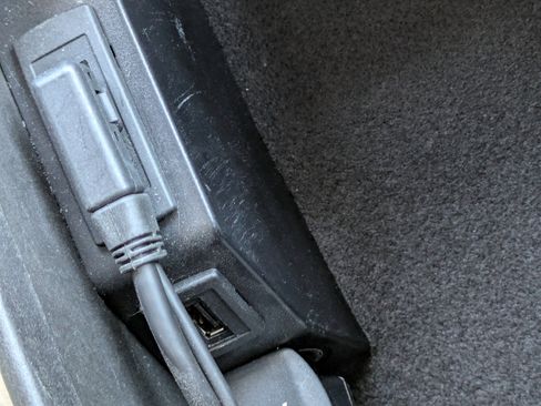 Used 2013 Mercedes-Benz SLK 250 image 30