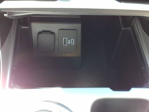 Certified 2023 Ford Explorer XLT w/ Equipment Group 202A AWD/4WD image 21