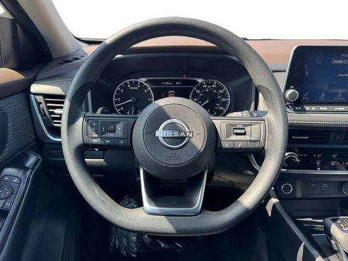 Used 2023 Nissan Rogue S FWD image 12