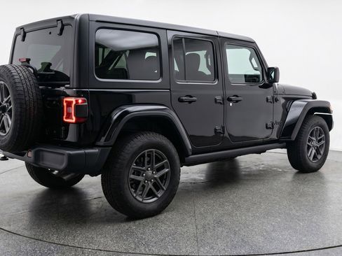 Used 2025 Jeep Wrangler Unlimited Sport AWD/4WD image 9