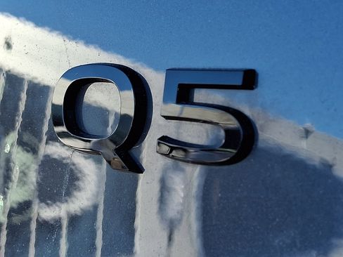 Used 2025 Audi Q5 Premium w/ Convenience Package image 33