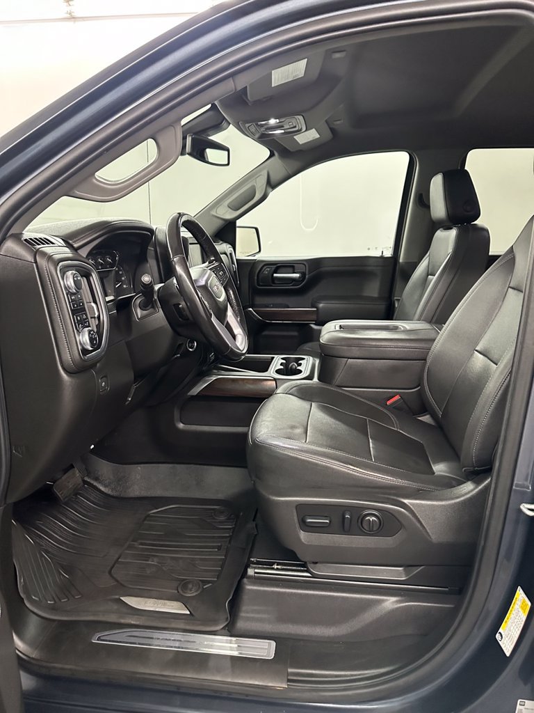 Used 2022 GMC Sierra 1500 SLT w/ SLT Premium Plus Package AWD/4WD image 11