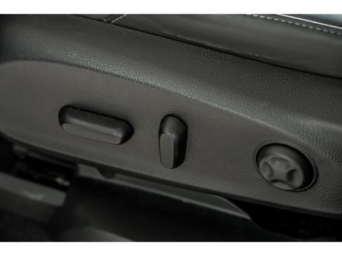 Used 2017 Buick Envision Essence FWD image 16