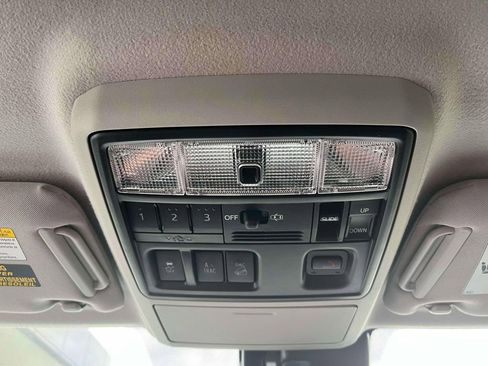 Used 2021 Toyota 4Runner Limited AWD/4WD image 35