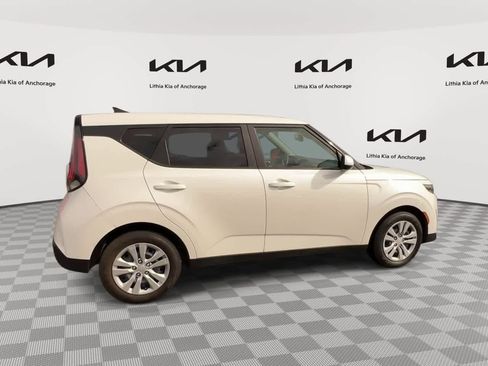 Used 2023 Kia Soul S FWD image 9