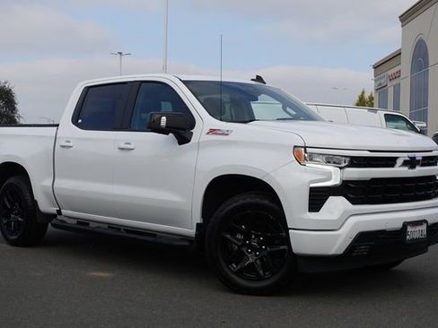 Used 2024 Chevrolet Silverado 1500 RST image 2