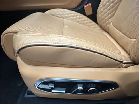 Used 2023 Jeep Grand Cherokee Summit image 10