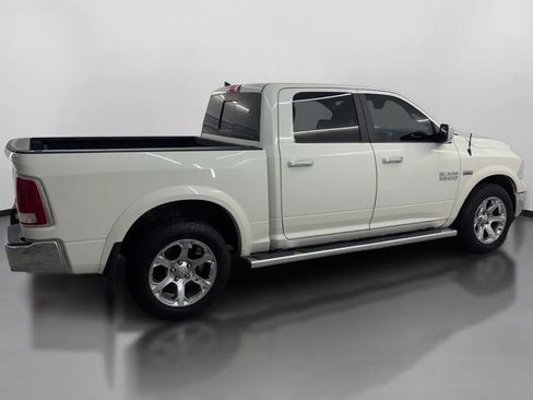 Used 2017 RAM 1500 Laramie w/ Convenience Group AWD/4WD image 11