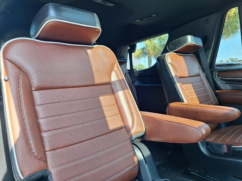 Used 2023 GMC Yukon Denali Ultimate AWD/4WD image 34