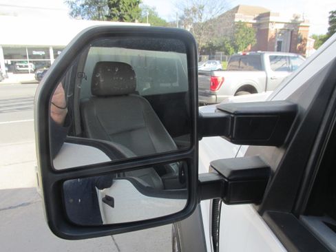 Used 2017 Ford F550 4x4 Regular Cab Super Duty image 16