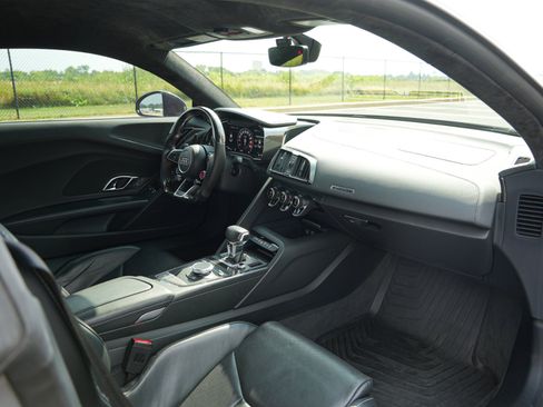 Used 2018 Audi R8 V10 plus AWD/4WD image 22