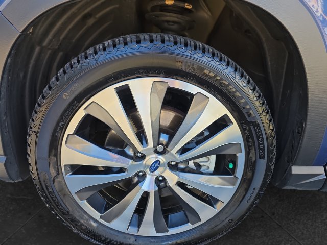 Used 2022 Subaru Ascent Limited w/ Technology Package AWD/4WD image 9